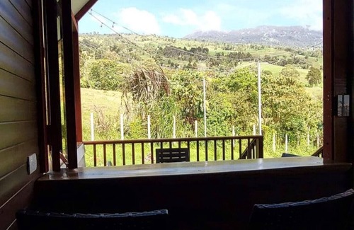Santa Cruz de Turrialba House | Chalet IsaKaEla| Volcano | Views | Charming gardens