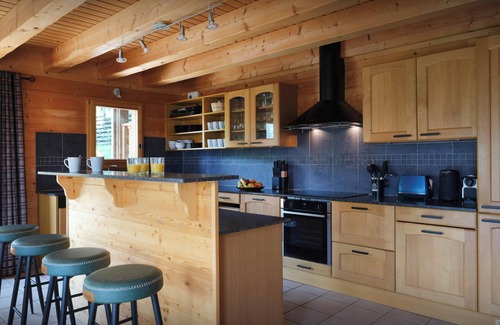 La Cote-d'Arbroz Ski Chalet | Chalet Isla de Lux - family mountain break 12p sauna & spa - OVO Network