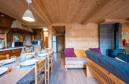 Jarrier Ski Chalet | Chalet 'Jarrier' with Mountain View, Private Terrace and Private Garden