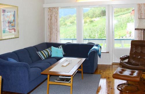 Djønno Ski Chalet | Chalet Kårahuset - FJH408 by Interhome