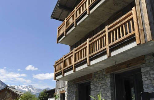 Champagny-en-Vanoise Ski Chalet | CHALET L' OURS BLANC FOR 6 PERSONS WITH Sauna, heated Jacuzzi, SPA