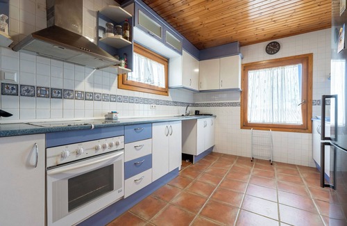Sant Jaume d'Enveja House | Chalet 'La Casa De Clara Y Roger' with Shared Terrace, Balcony and Wi-Fi