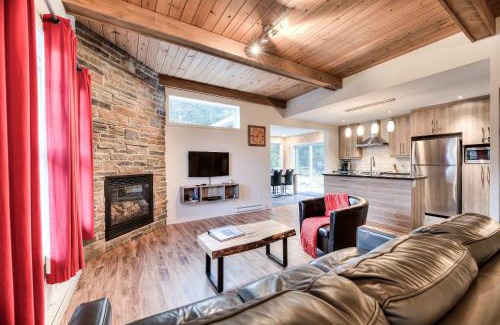 Notre-Dame-de-la-Merci Ski Chalet | Chalet La Chouette with Private Spa Access to Ouareau Forest
