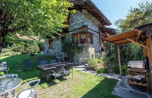 Sainte-Foy-Tarentaise Ski Chalet | Chalet 'Le Courti' with Mountain View, Private Terrace and Wi-Fi