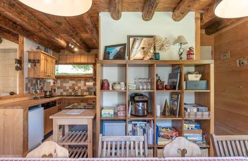 Le Reposoir Ski Chalet | Chalet "Le Petit Ranch" with Mountain View and Private Garden