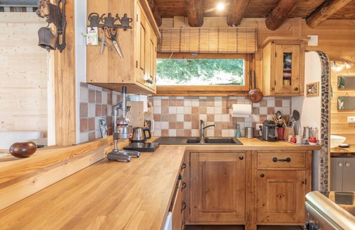 Le Reposoir Ski Chalet | Chalet "Le Petit Ranch" with Mountain View and Private Garden