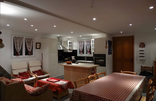 Meolans-Revel Ski Chalet | Chalet 'Les Chalets' with Mountain View, Shared Terrace and Private Garden