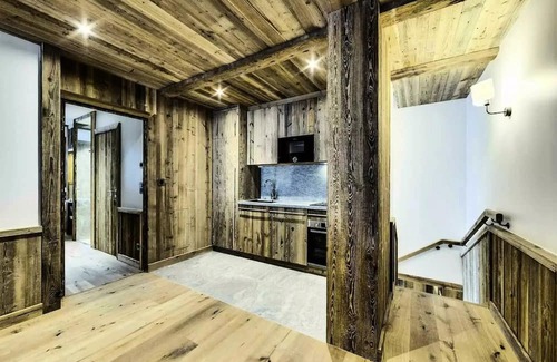 Le Fornet Ski Chalet | Chalet Les Sources de l'Isère - Chalet 8 Rooms 14 People