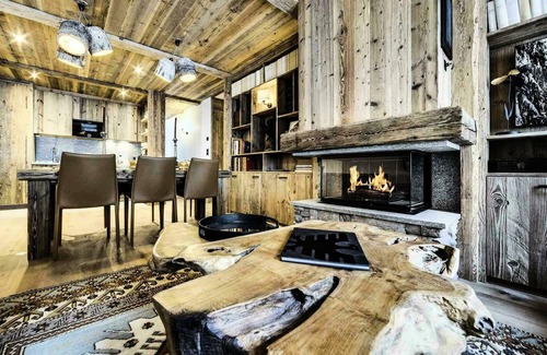 Le Fornet Ski Chalet | Chalet Les Sources de l'Isère - Chalet 8 Rooms 14 People