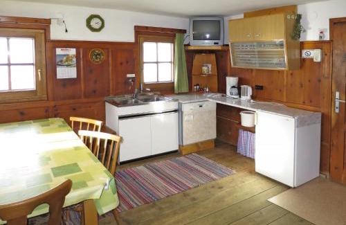 Vorderlanersbach Ski Chalet | Chalet Lippnerhütte by Interhome