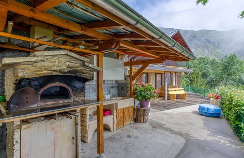 Jarrier Ski Chalet | Chalet Lo Grané - Four Bedroom Chalet, Sleeps 8