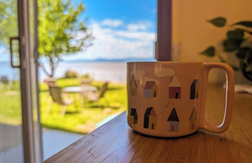 Cap-Saint-Ignace Ski Chalet | Chalet Loft #1 Waterfront with Spa, Fireplace & Wifi