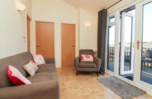 Combe Martin House | Chalet Log Cabin L15