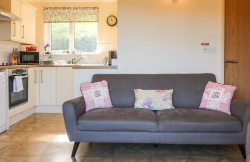 Combe Martin House | Chalet Log Cabin L15