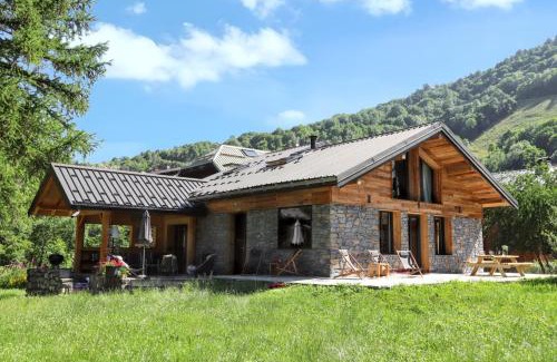 Valloire Ski Chalet | Chalet magnifique à Valloire avec vue sur montagne.