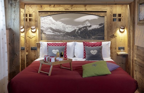 Cervinia Ski Chalet | CHALET MATTERHORN Catered with Spa walking distance slopes and Cervinia center