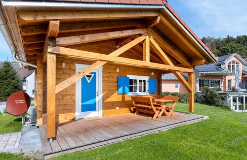 Stockach House | Chalet 'Morgentau' with Private Terrace and Wi-Fi