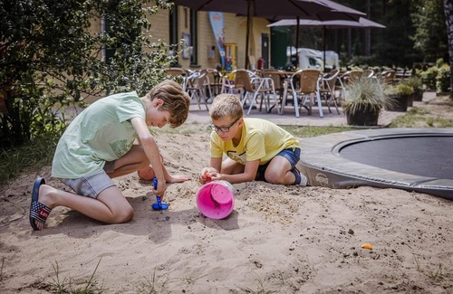 Wechelderzande Ski Chalet | Chalet near Antwerp & Family Fun at Bobbejaanland