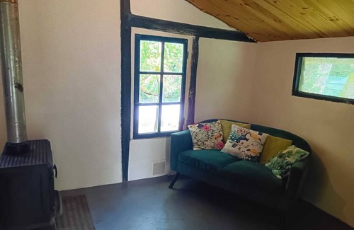 Noisy-sur-Ecole Ski Chalet | Chalet on the edge of a private pond 5 minutes from the 3 pignons forest in fontainebleau