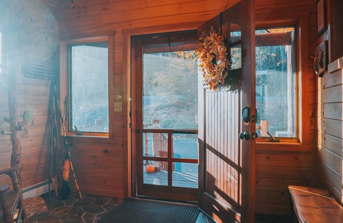 Prattsville Ski Chalet | Chalet On The Far Side Of The Mountain