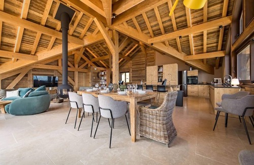 La Toussuire Ski Chalet | Chalet on the slopes with sauna - up to 14 guests