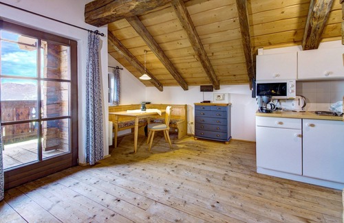 Zettersfeld Ski Resort Apartment | Chalet on Zettersfeld with Dolomite Views