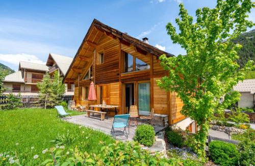 La Salle-les-Alpes Ski Chalet | Chalet Orezza