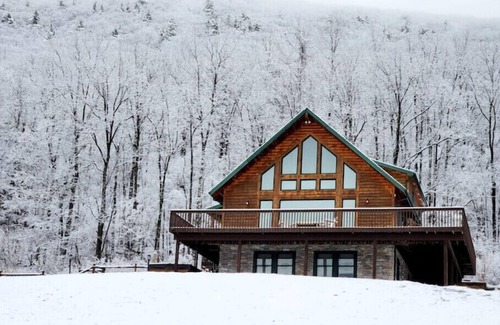 Naples Cabin | Chalet Overlooking Bristol Mountain