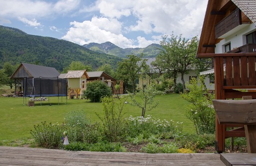 Polje Ski Chalet | Chalet Pr'Dobravc, huge garden, Triglav national park & Bohinj Lake