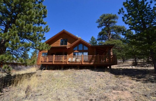 Carriage Hills Cabin | Chalet - Quiet 1 bedroom cabin - free WiFi
