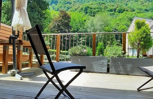 Bagneres-de-Luchon Ski Chalet | Chalet renovated by an architect in the center