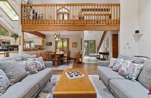 Pocono Pines House | Chalet Retreat Near Lake Naomi Firepit, Decks, Walk to Clubhouse