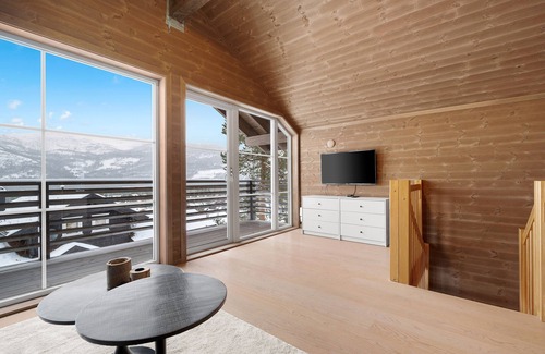 Kviteseid Ski Chalet | Chalet right on the ski slope (Ski In/Out)