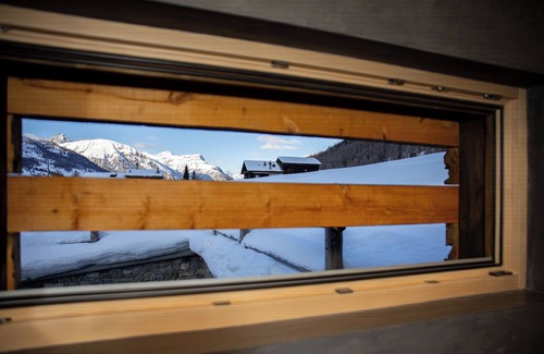 Livigno Ski Chalet | Chalet 'River Villa Genf Spa - Relax' with Mountain View and Shared Garden