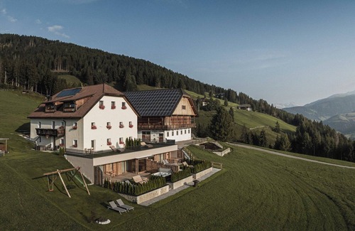 Sorafurcia Ski Chalet | Chalet 'Rueper Hof Pracken' with Whirlpool, Private Terrace and Wi-Fi