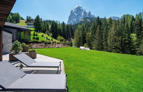 Santa Cristina Val Gardena Ski Chalet | Chalet 'Ski' with Mountain View, Private Terrace and Wi-Fi