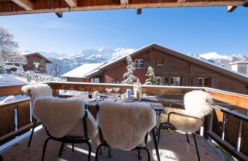 Wengen Apartment | Chalet Sole - ski-in, ski-out