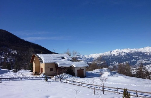 Les Orres Ski Chalet | Chalet 'St Victoire Pied Des Pistes' with Mountain View, Shared Pool and Wi-Fi