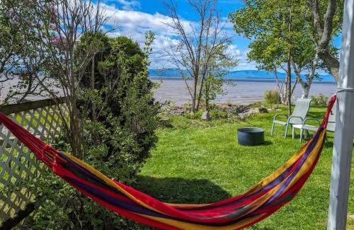 Cap-Saint-Ignace Ski Chalet | Chalet Studio #3 Waterfront with Spa Fireplace & Wifi