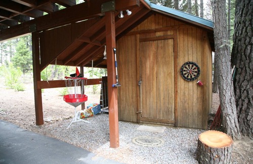 Chamberlands Cabin | Chalet Style Cabin, 1/2 mile to Chambers Landing Beach