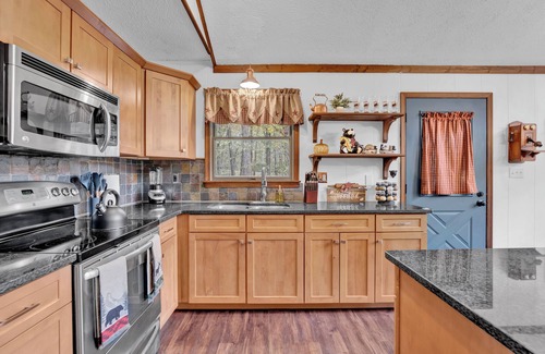 Gouldsboro House | Chalet-style Mountain Home in Big Bass Lake Amenities-Pools, Gym and Lakes