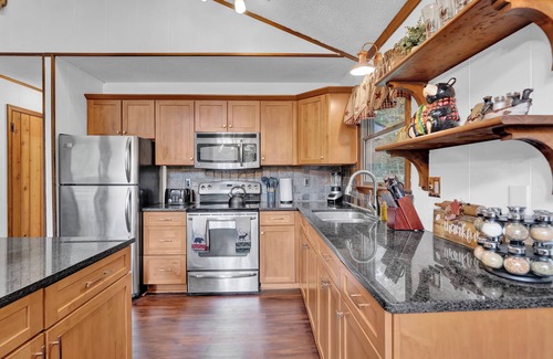 Gouldsboro House | Chalet-style Mountain Home in Big Bass Lake Amenities-Pools, Gym and Lakes