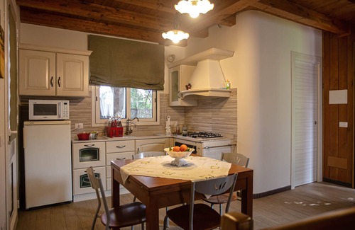 Coste Ski Chalet | Chalet Surrounded by Greenery in Giarre, Between the Ionian Sea, Taormina, Etna.