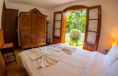 Monte Verde House | Chalet Villa Del Monte on the banks of the stream a quiet place