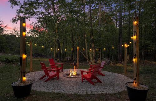 Berkeley Springs Ski Chalet | Chalet w Hot Tub, Grill, FirePit, WiFi,PetFriendly