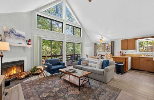 Basye Ski Chalet | Chalet w Huge Deck, Grill, WiFi, Mins to Bryce!