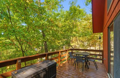 Basye Ski Chalet | Chalet w Huge Deck, Grill, WiFi, Mins to Bryce!