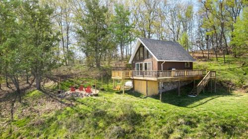 Old Fields House | Chalet w Stunning Views Hot Tub Fire Pit & WiFi