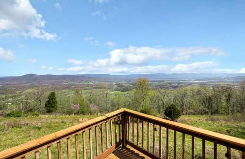 Old Fields House | Chalet w Stunning Views Hot Tub Fire Pit & WiFi