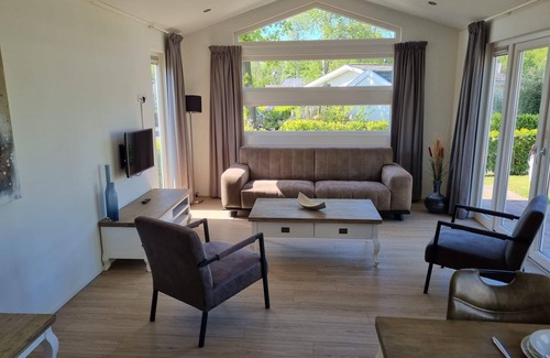 Velsen-Zuid House | Chalet with 2 bedrooms and a terrace